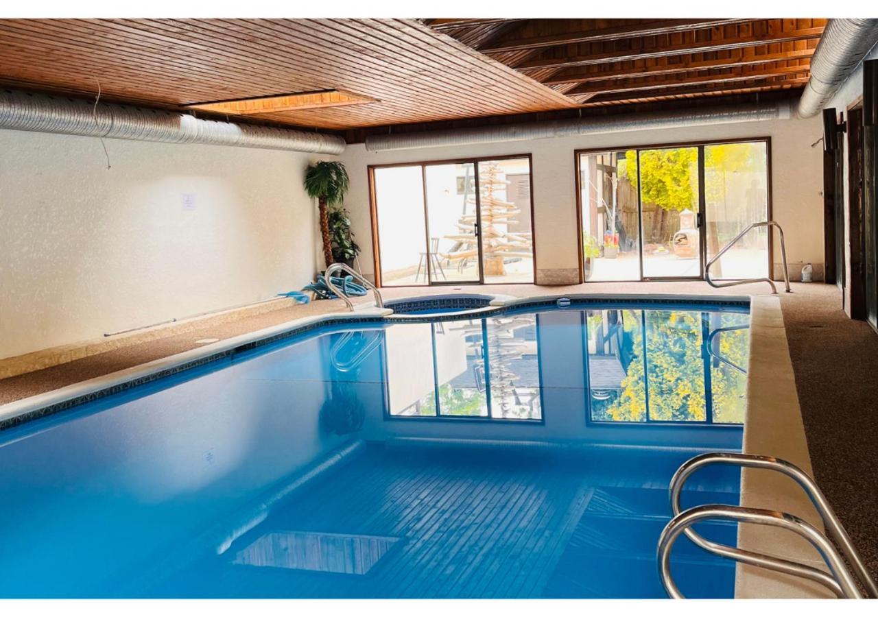 Oceanside Manor - Fancy Room - Golf Course & Beach View Qualicum Beach Exterior photo