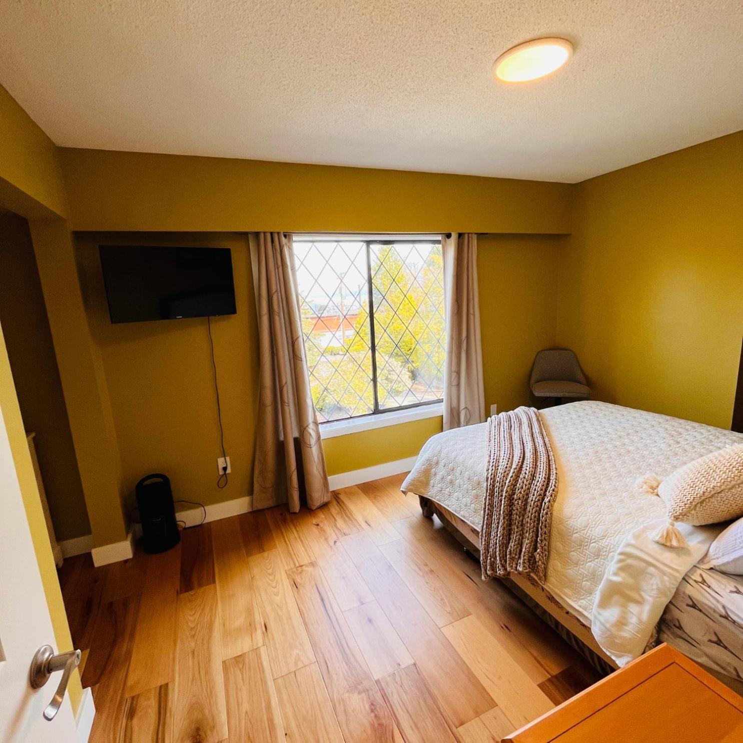 Oceanside Manor - Fancy Room - Golf Course & Beach View Qualicum Beach Exterior photo