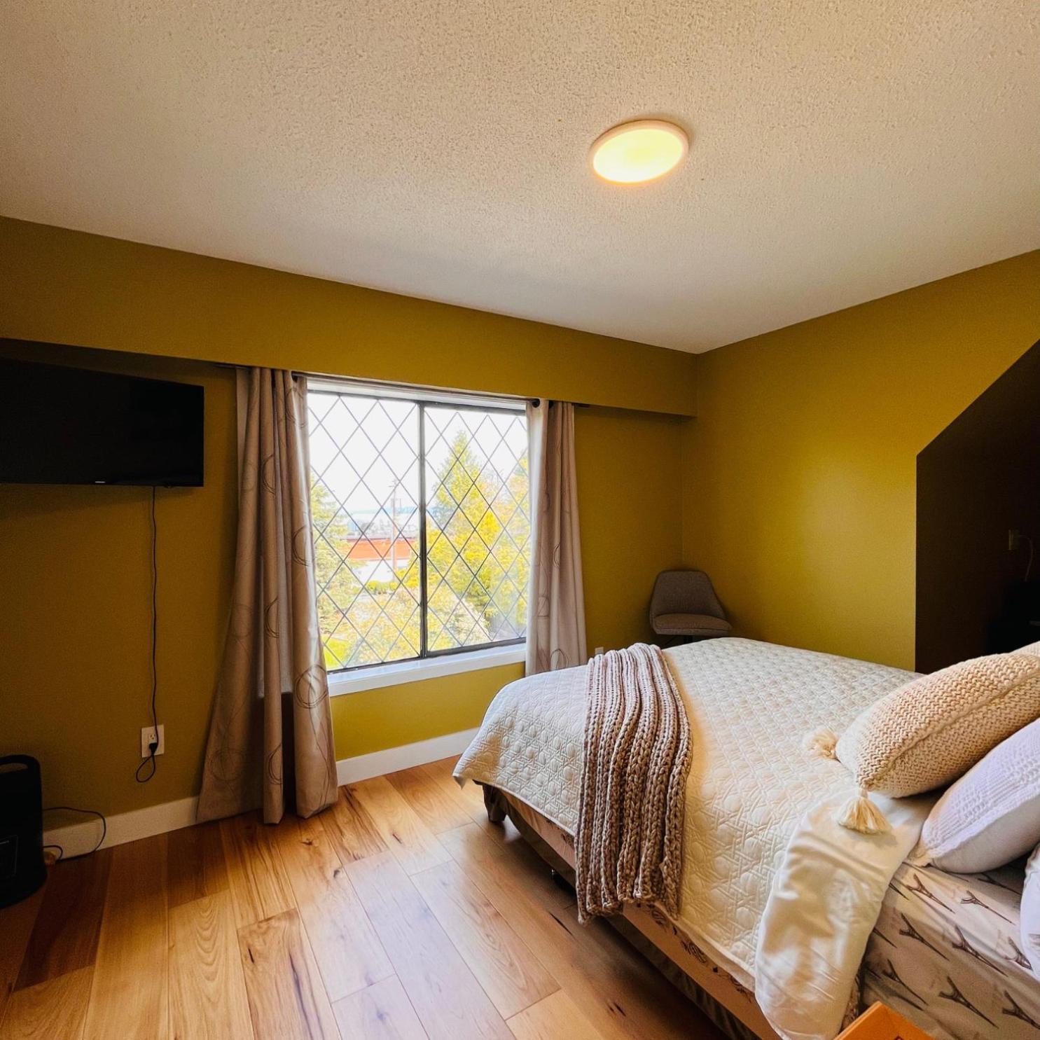 Oceanside Manor - Fancy Room - Golf Course & Beach View Qualicum Beach Exterior photo