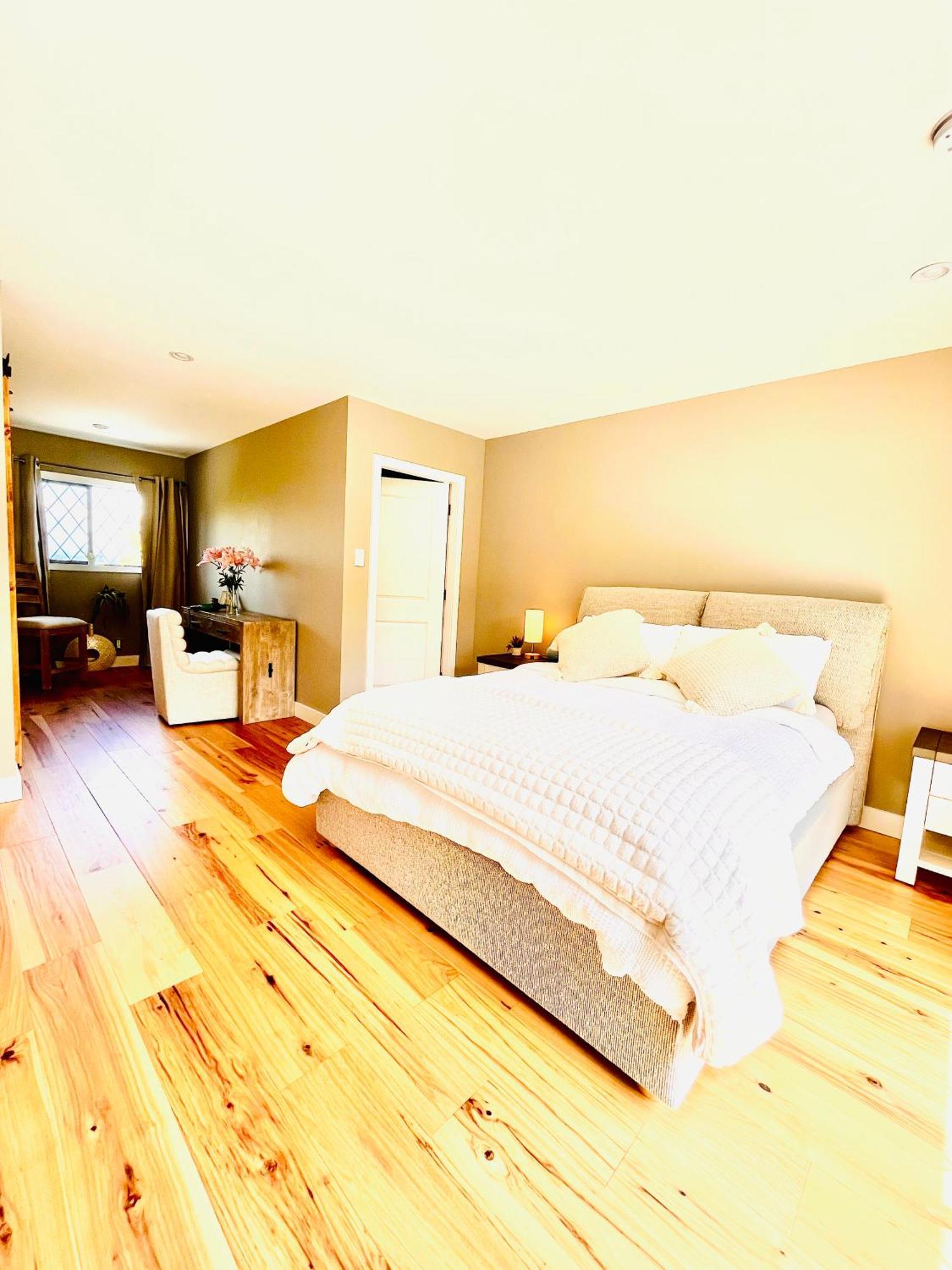 Oceanside Manor - Fancy Room - Golf Course & Beach View Qualicum Beach Exterior photo