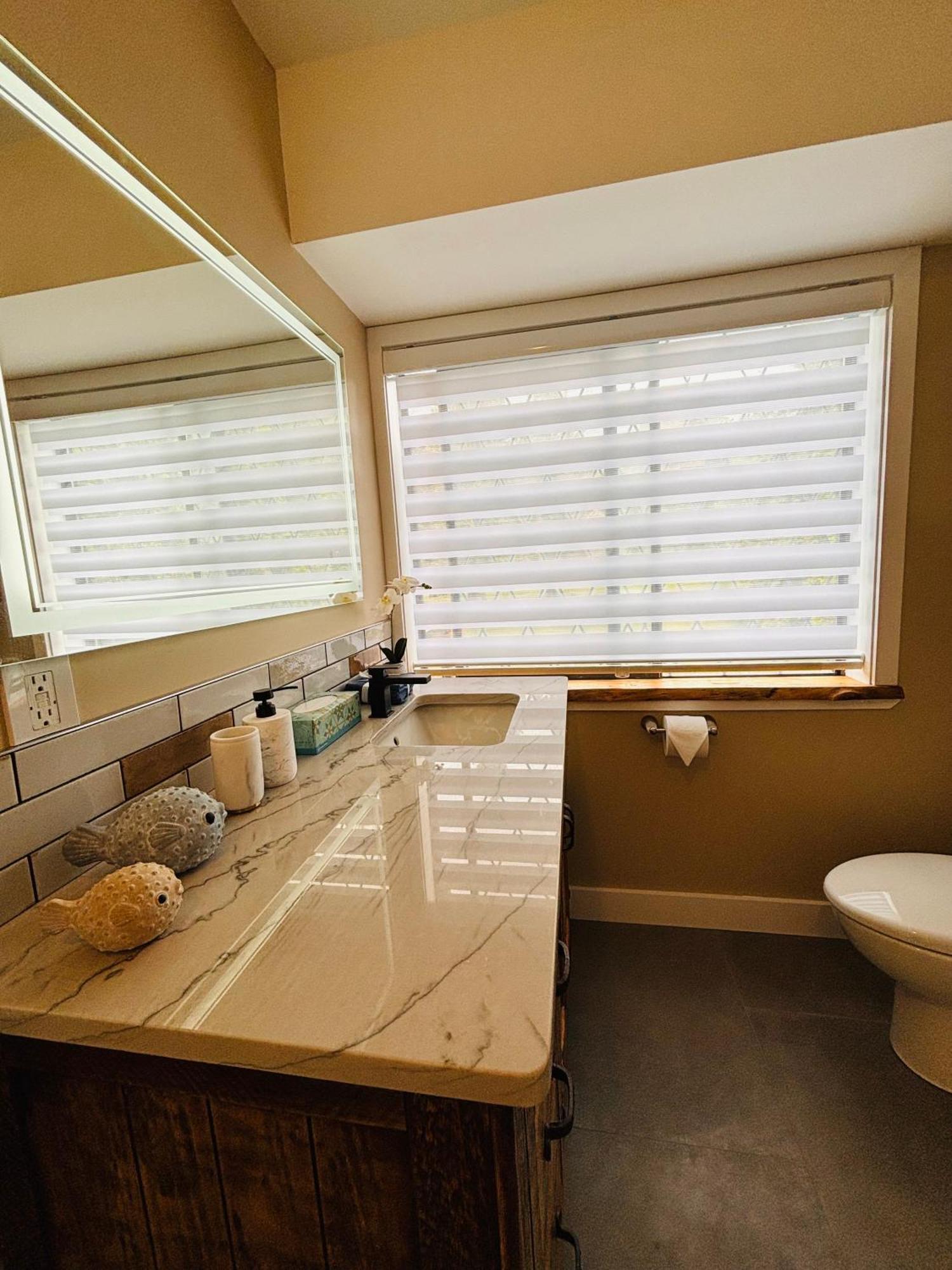 Oceanside Manor - Fancy Room - Golf Course & Beach View Qualicum Beach Exterior photo