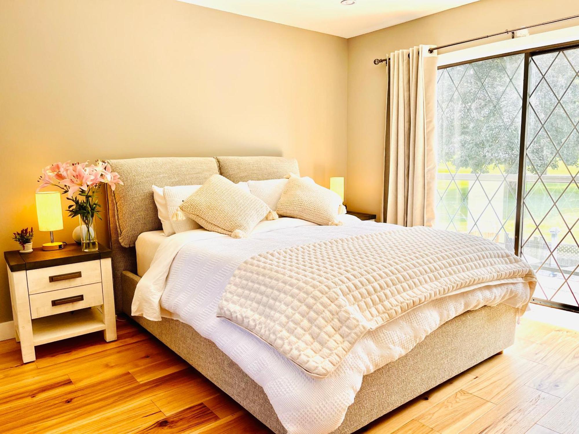 Oceanside Manor - Fancy Room - Golf Course & Beach View Qualicum Beach Exterior photo