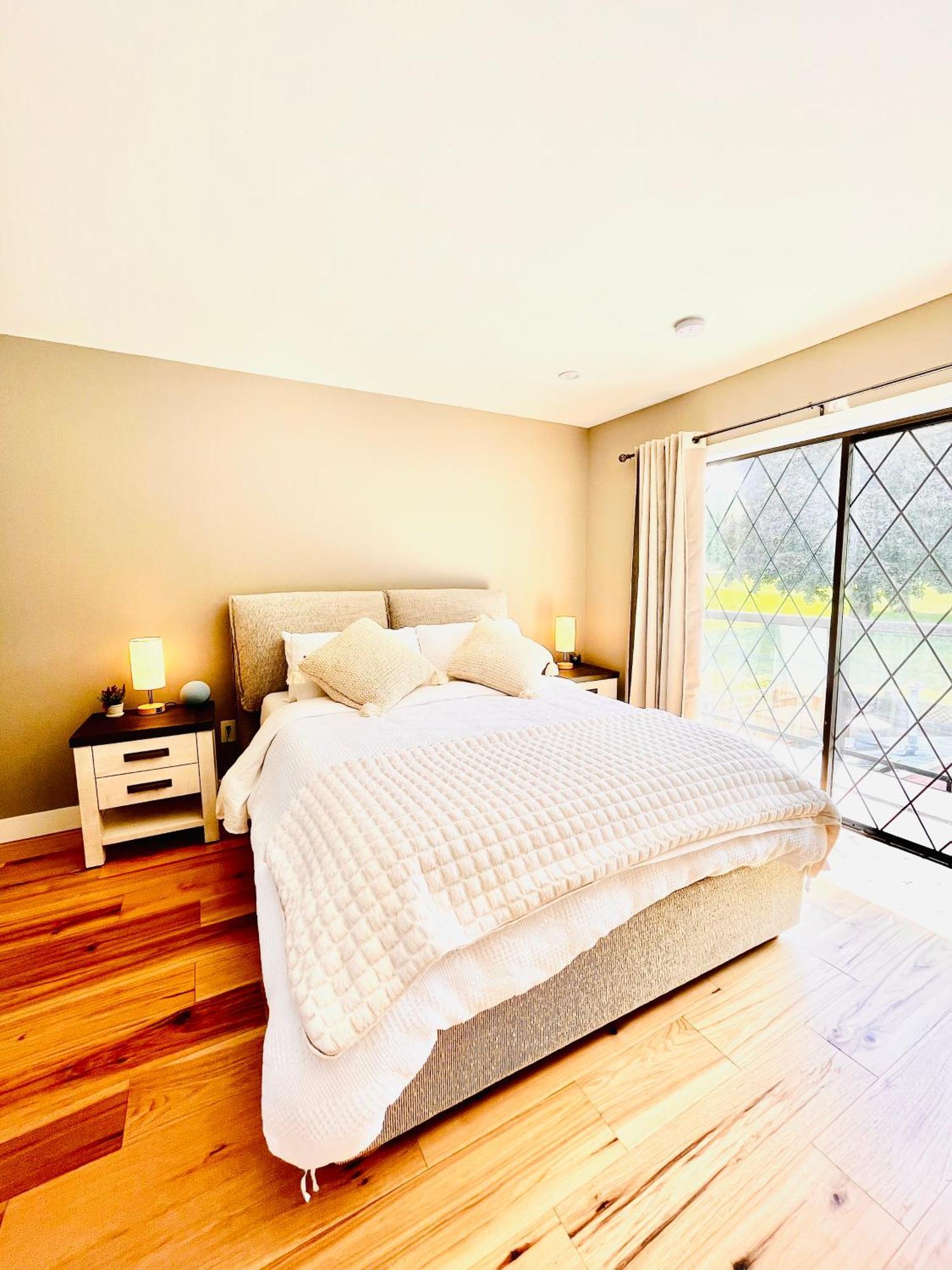 Oceanside Manor - Fancy Room - Golf Course & Beach View Qualicum Beach Exterior photo